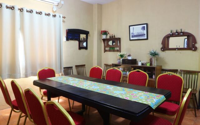 Roemah 28 Syariah Boutique Hotel