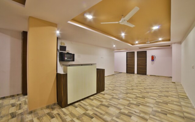 OYO Flagship 27974 Madhuram Arcade