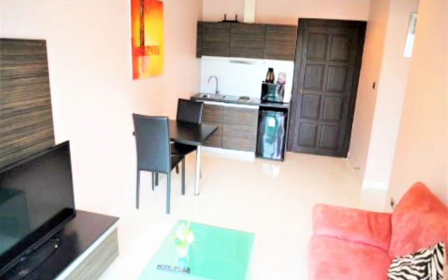 Park Lane Pattaya With Large Lagoon Swimming Pool