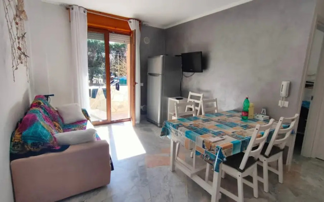 Completely Refurbished Flat Near the Beach