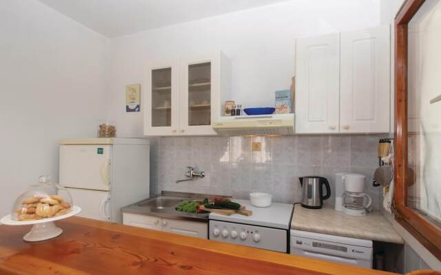 Amazing Home in Grscica With 2 Bedrooms and Wifi