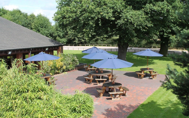 Oak Farm Hotel