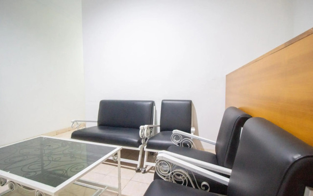 OYO 3707 Halona Guesthouse