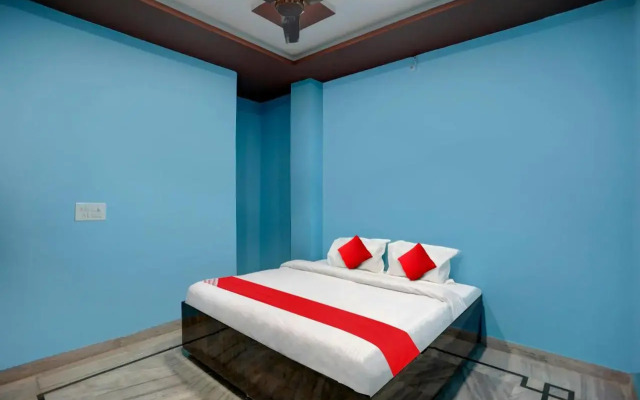 OYO Flagship 702327 D.S. Guest House