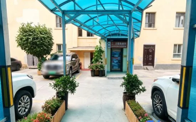 Yunhe Zhenpin Hotel (Ergong Gymnasium Finance and Economics University Store) – Exterior – Urumqi