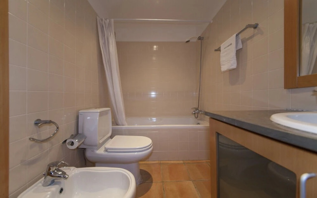 B46 - Marina Park Apartment with Seaview