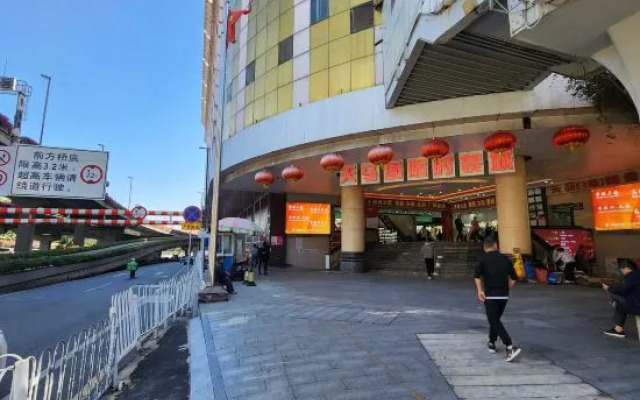 Lotus Hotel Apartment