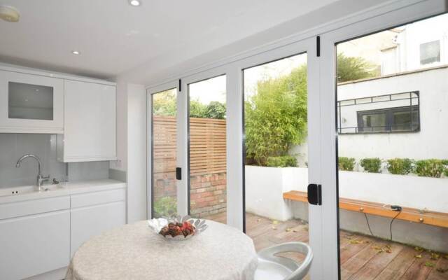 Bright & Homely 2 Bed House In Bedminster