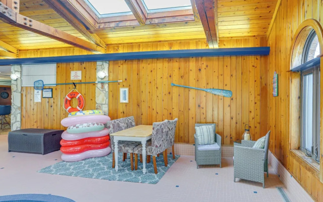 Vermilion River Home w/ Hot Tub & Private Dock!