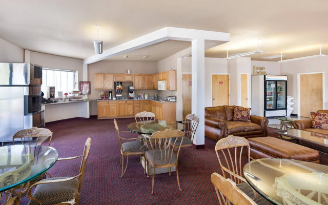 University Inn & Suites San Antonio