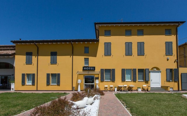 Hotel Forlanini52 Parma