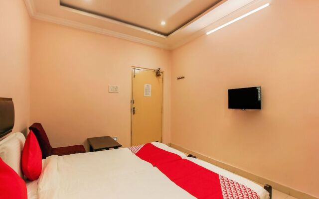 OYO 18591 Hotel Samrat