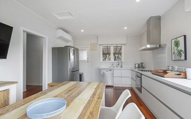 Amazing Home By Beach - Aircon-ed