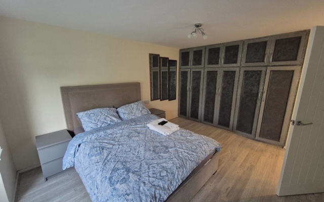 Charming Borehamwood Apartment With 2 Bedrooms