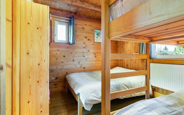 Quaint Chalet in Harreberg with Garden