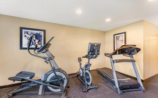 Quality Inn Chesterton near Indiana Dunes National Park I-94