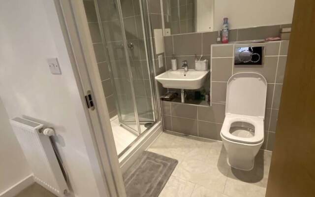 1BD Lovely & High End Apartment London