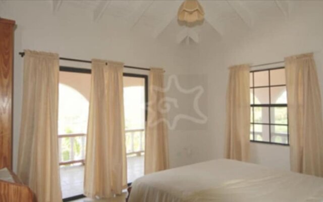 Immaculate 3 Bed Villa & Studio Apartment