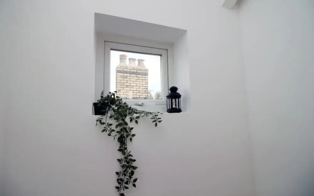 Rare Central  House Private Parking