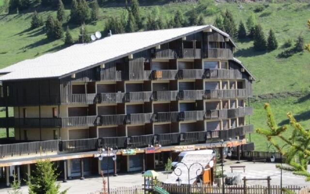 Appartement Auris, 1 pièce, 3 personnes - FR-1-297-74
