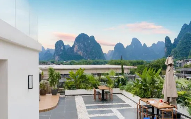 Monai Hotel (Xingping Ancient Town 20 Yuan RMB Scenic Area) – Outside – Guilin