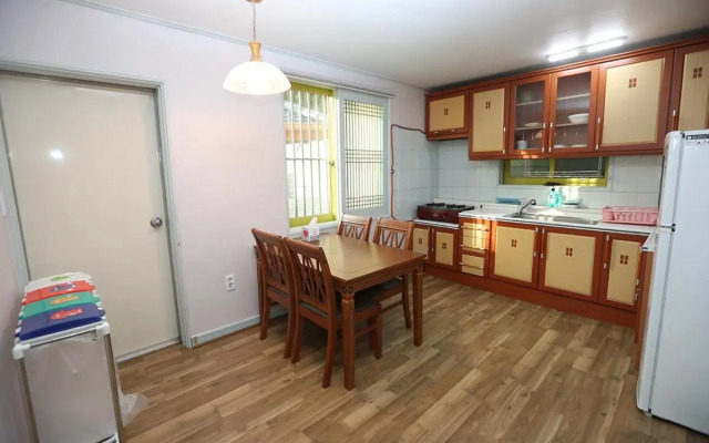 Gujeolcho Guesthouse