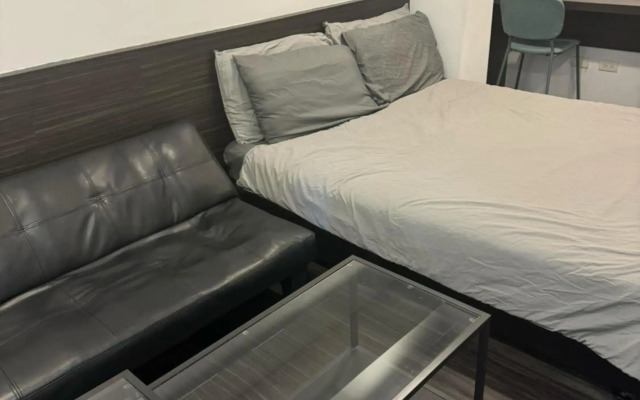 Zhongxiao Dunhua Homestay