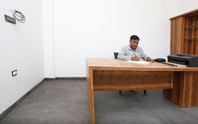 Oyo 41721 Hotel Lal Havelii