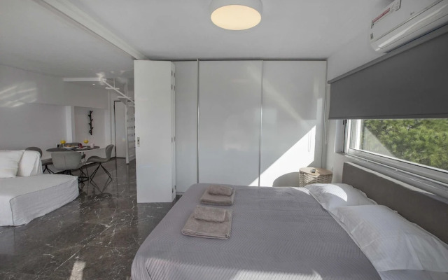 Luxury penthouse with stunning riviera view by GHH