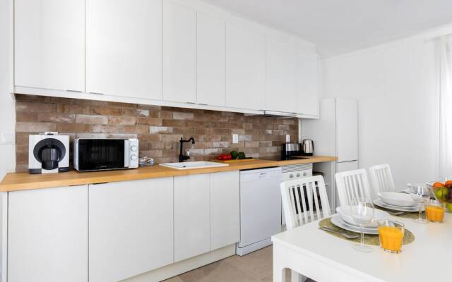 Carvoeira Surf & Family Villa