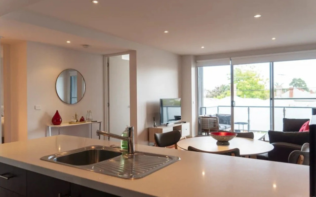 Modern 2 Bedroom Apartment In Brunswick