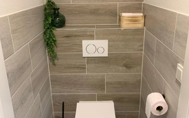 Dijkhofje, dichtbij strand, zee en meer.