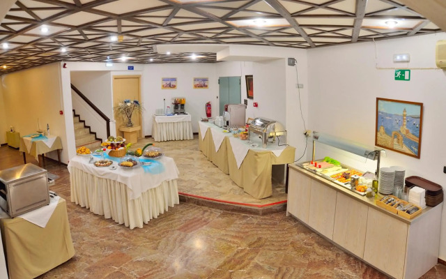 Elena Beach Hotel