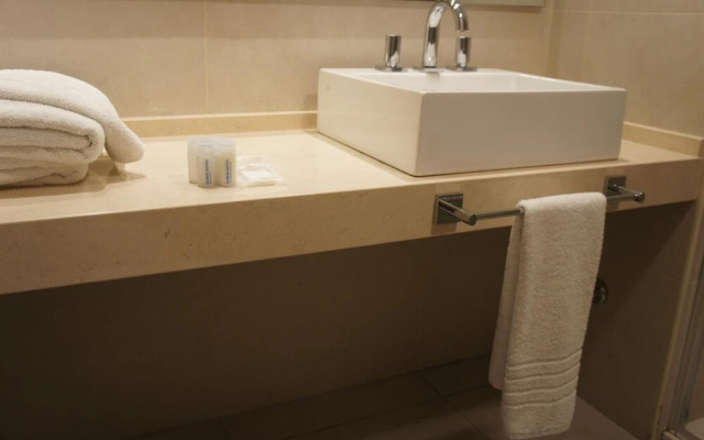 Olmos Suites