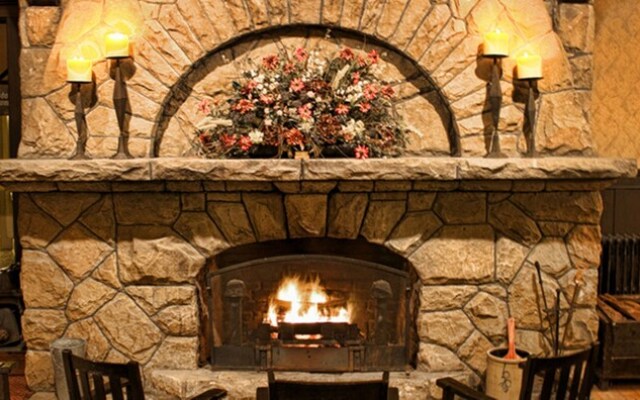 The Historic Summit Inn