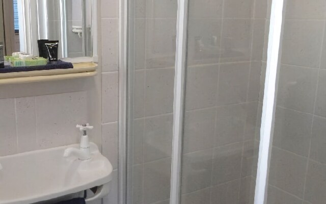 Blackbutt - Deluxe Family Townhouse