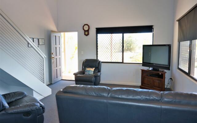 Ningaloo Breeze Villa 6