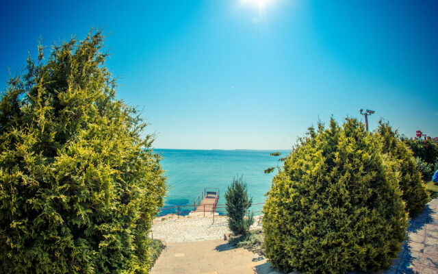 Fort Noks Grand Resort