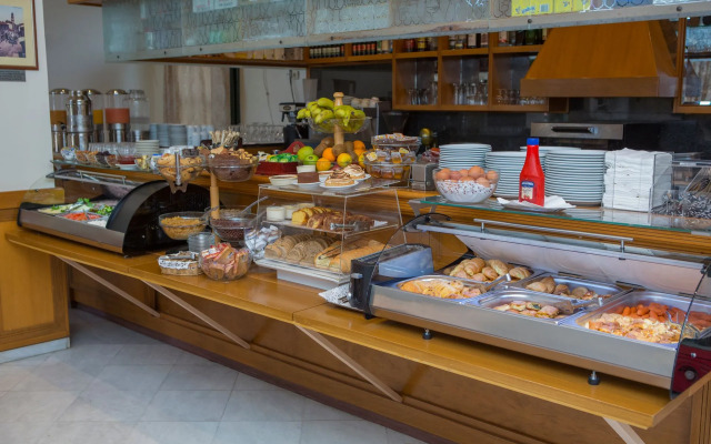 Ionian Plaza Hotel