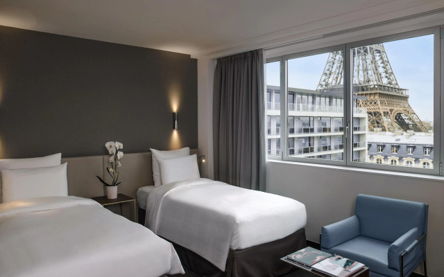 Отель Pullman Paris Tour Eiffel
