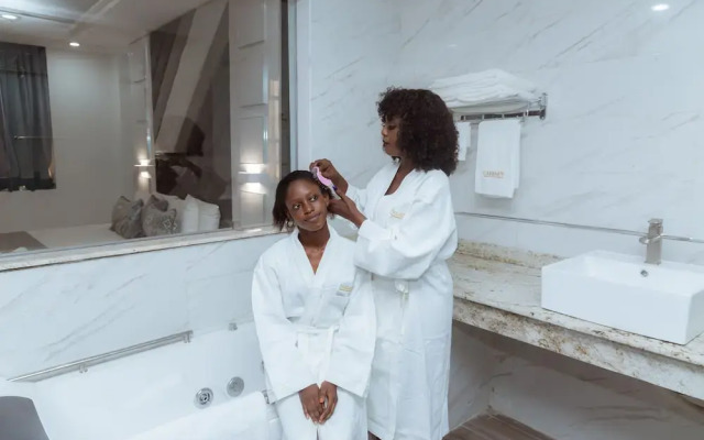 Caesar'S Luxury Hotel