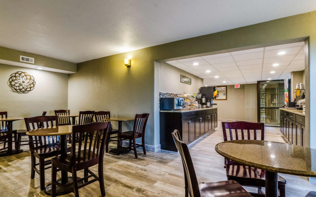 Quality Inn & Suites Winfield