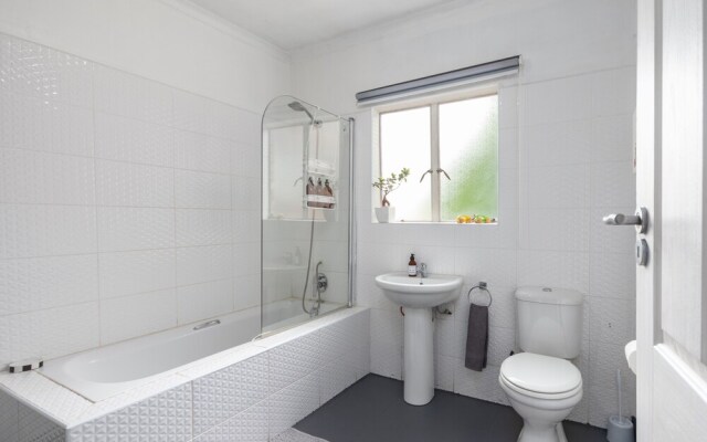 Stylish 2-bed Apartment in Centurion, Pretoria