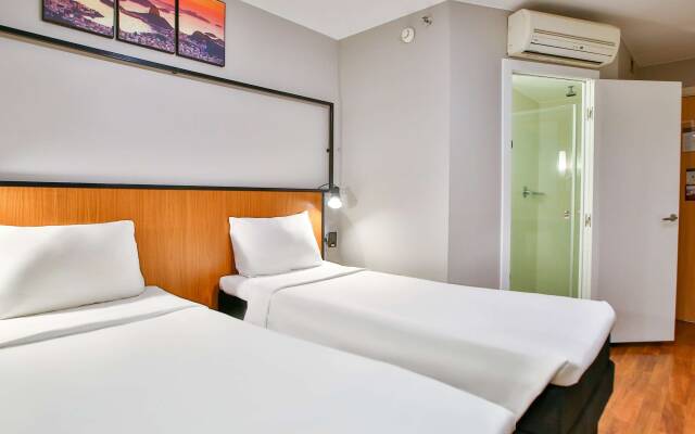 ibis Copacabana Posto 2 Hotel