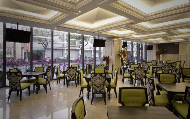 Puli Ease Hotel