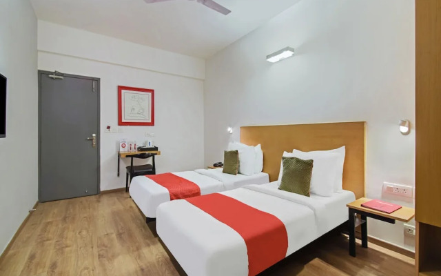 OYO Townhouse 030 Ashram Road Ahmedabad