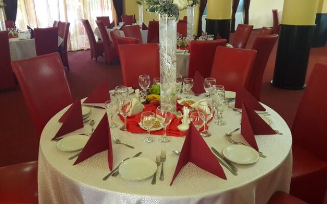 Ambasador Hotel & Restaurant