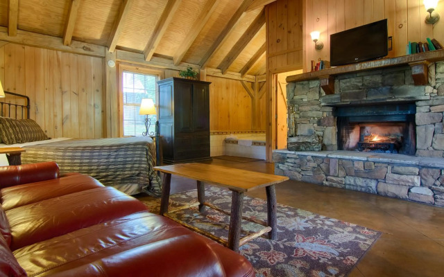 The Smokehouse Lodge and Cabins