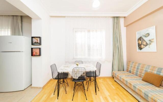 Spacious Flat With Backyard in Muratpasa