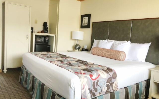 River House Inn, a Baymont by Wyndham